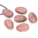 Ielādēt attēlu galerijas skatītājā, Kulons Rodonīts Madagaskara / Rhodonite
